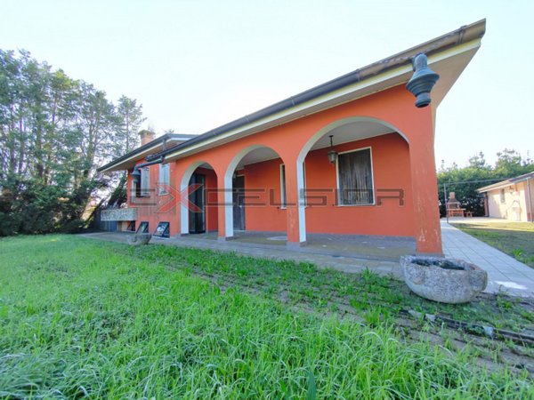 casa indipendente in vendita a Correzzola in zona Cive'