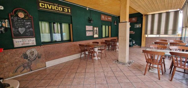 locale commerciale in vendita a Correzzola