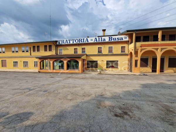 negozio in vendita a Correzzola