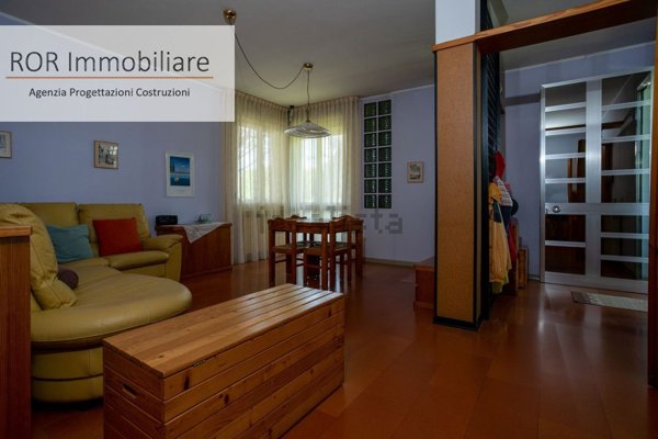 casa indipendente in vendita a Correzzola