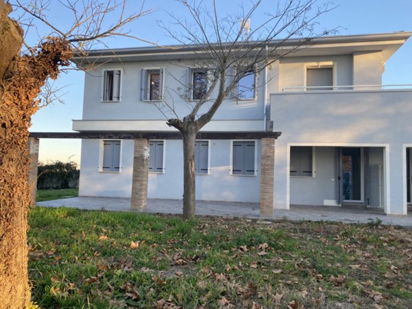 appartamento in vendita a Correzzola in zona Villa del Bosco