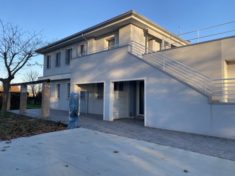 appartamento in vendita a Correzzola in zona Villa del Bosco