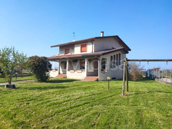casa indipendente in vendita a Correzzola in zona Cive'