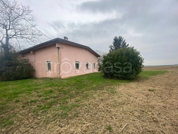 casa indipendente in vendita a Correzzola