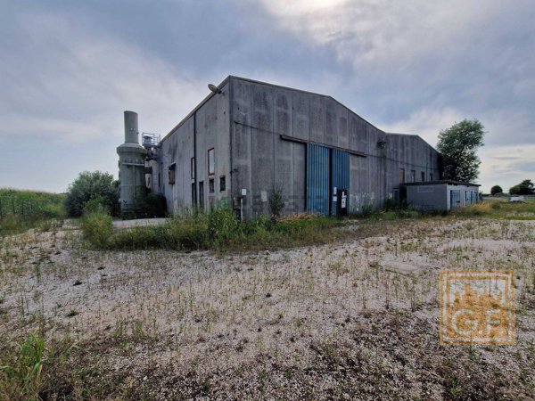terreno edificabile in vendita a Correzzola