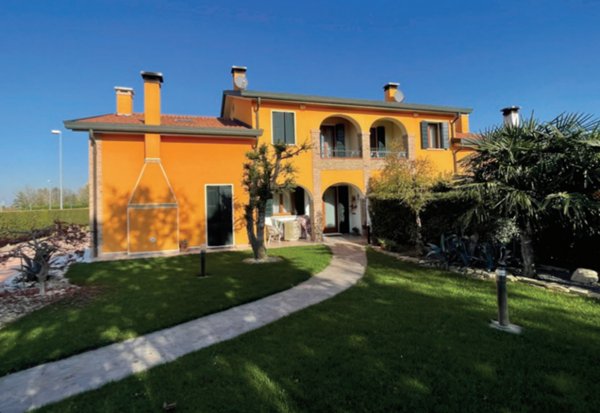 casa indipendente in vendita a Correzzola
