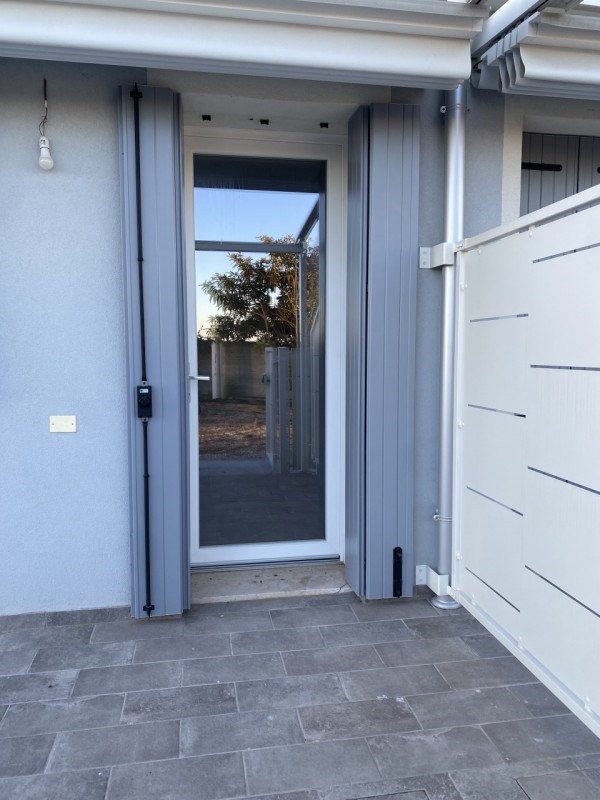 casa indipendente in vendita a Correzzola in zona Villa del Bosco