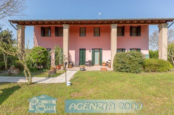 casa indipendente in vendita a Correzzola