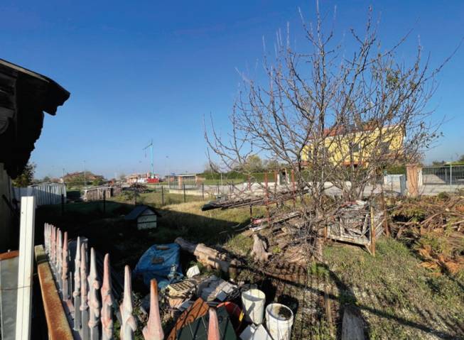 terreno edificabile in vendita a Correzzola in zona Concadalbero