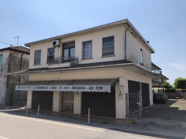 casa indipendente in vendita a Correzzola