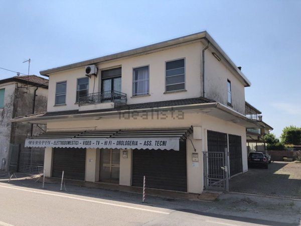 casa indipendente in vendita a Correzzola in zona Cive'