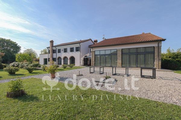casa indipendente in vendita a Correzzola