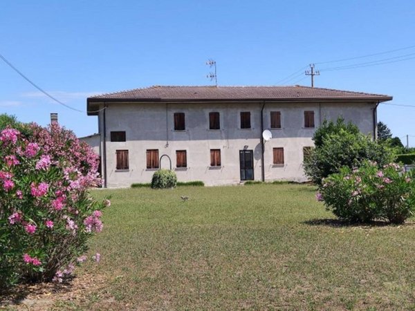 casa indipendente in vendita a Correzzola in zona Concadalbero