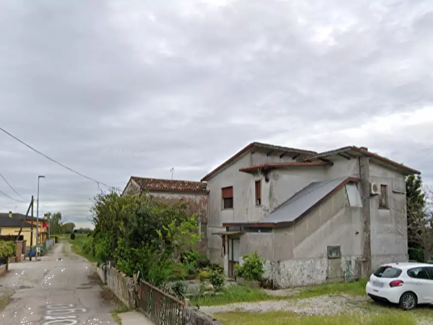 casa indipendente in vendita a Correzzola in zona Villa del Bosco