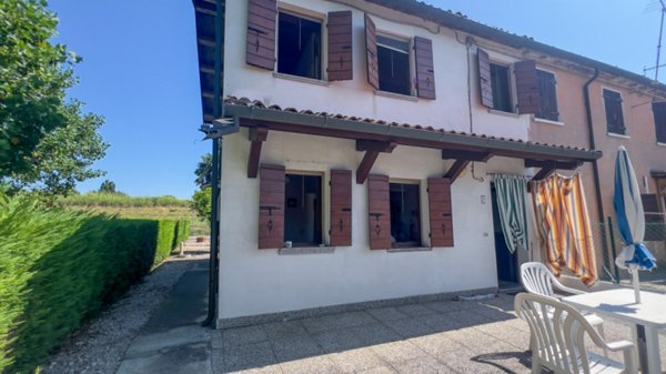 casa indipendente in vendita a Correzzola