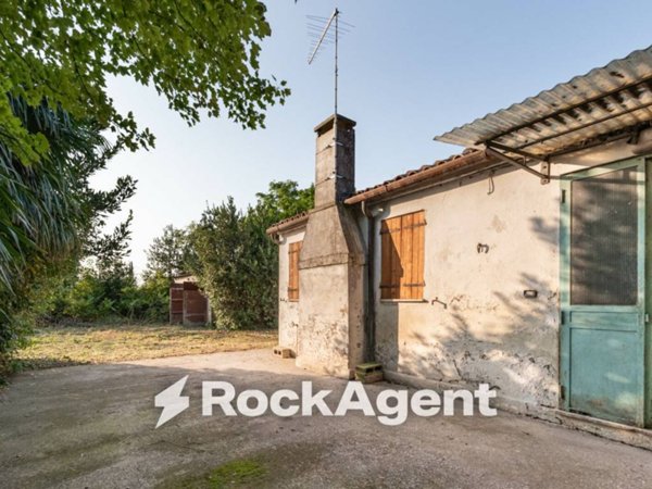 casa indipendente in vendita a Correzzola in zona Concadalbero