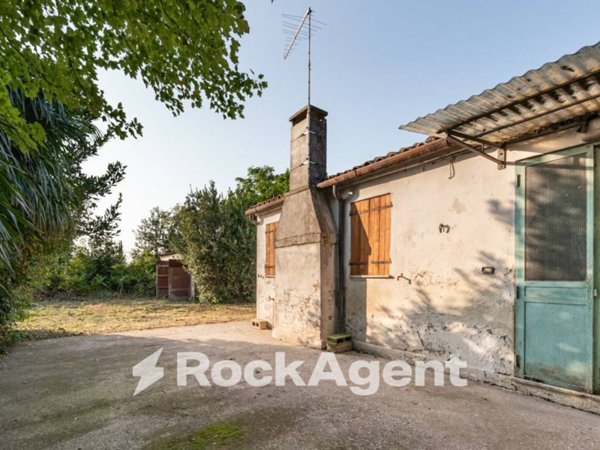 casa indipendente in vendita a Correzzola in zona Concadalbero