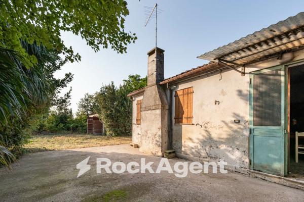 casa indipendente in vendita a Correzzola in zona Concadalbero