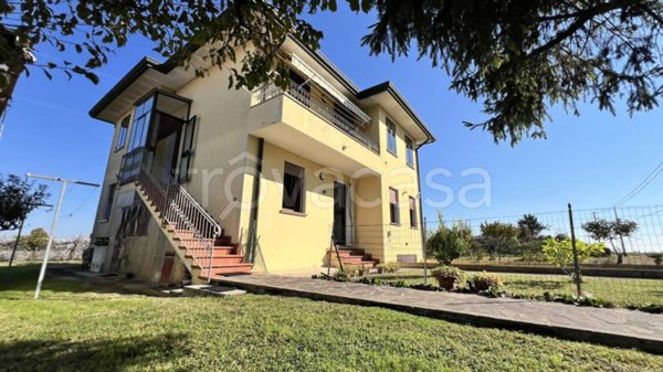 casa indipendente in vendita a Correzzola