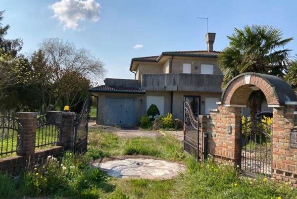 casa indipendente in vendita a Correzzola