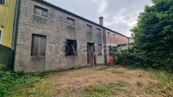 casa indipendente in vendita a Correzzola