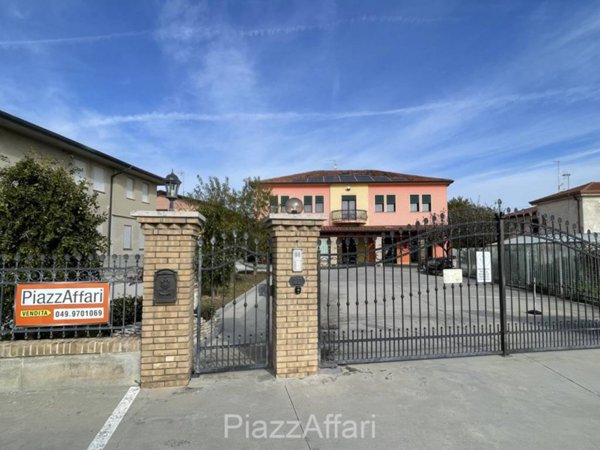 casa indipendente in vendita a Correzzola