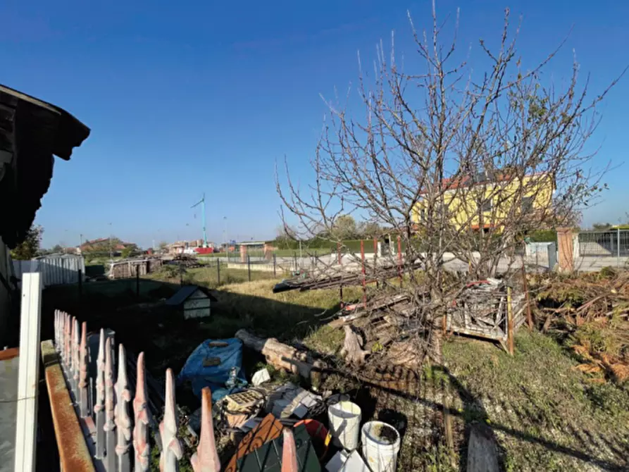 terreno edificabile in vendita a Correzzola