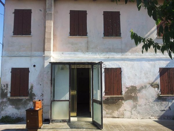 casa indipendente in vendita a Correzzola