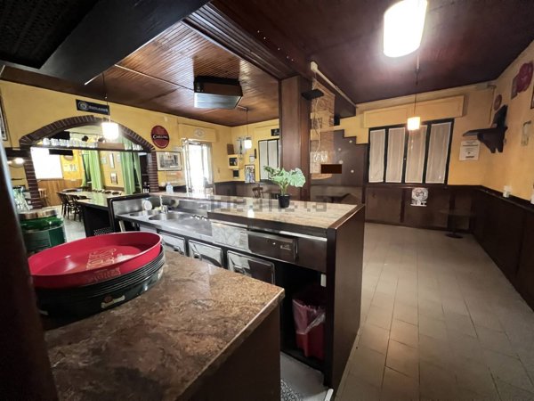 locale commerciale in vendita a Correzzola in zona Cive'