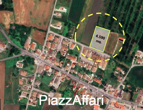 terreno in vendita a Correzzola in zona Villa del Bosco