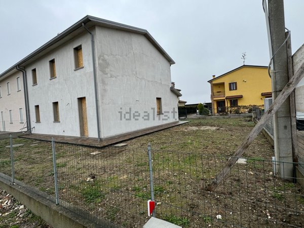 casa indipendente in vendita a Correzzola