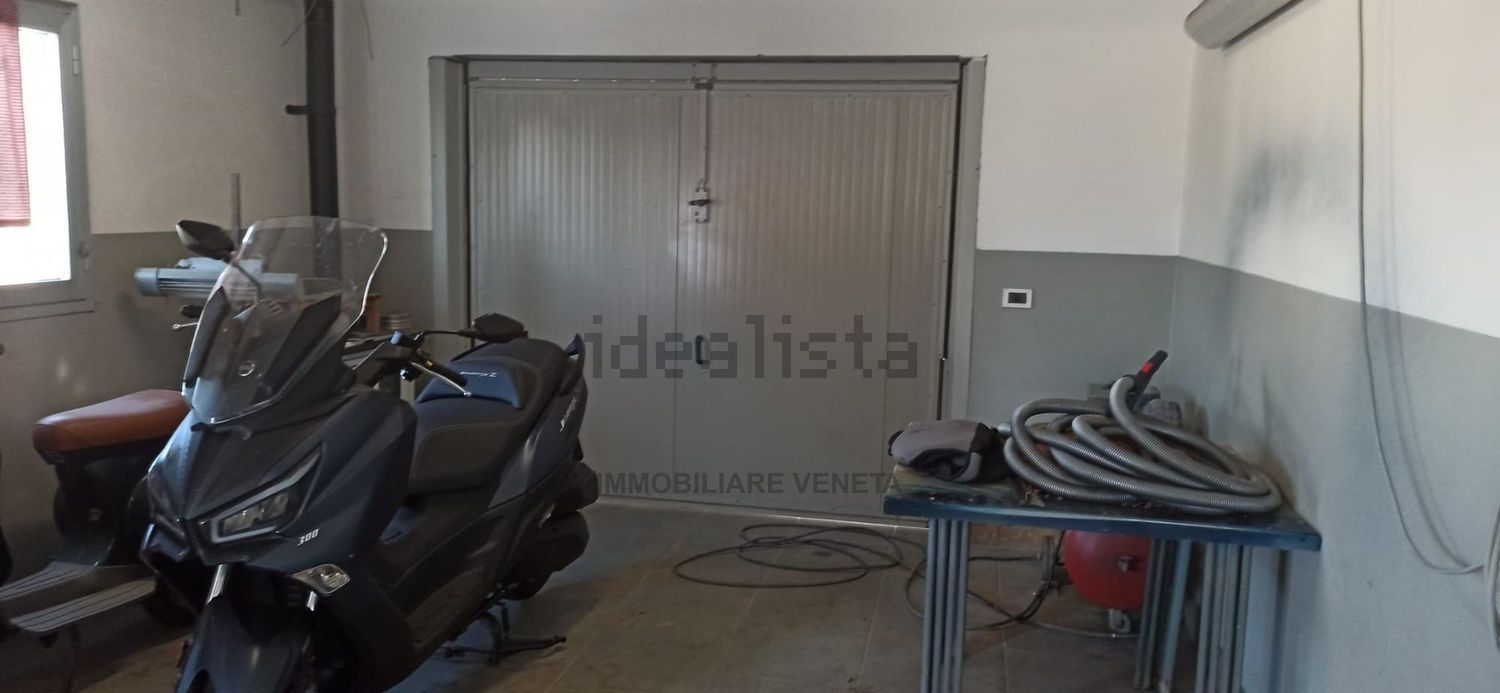 casa indipendente in vendita a Correzzola in zona Cive'