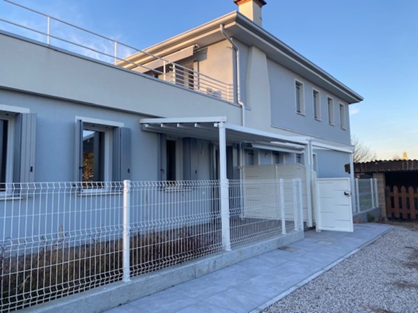 appartamento in vendita a Correzzola in zona Villa del Bosco