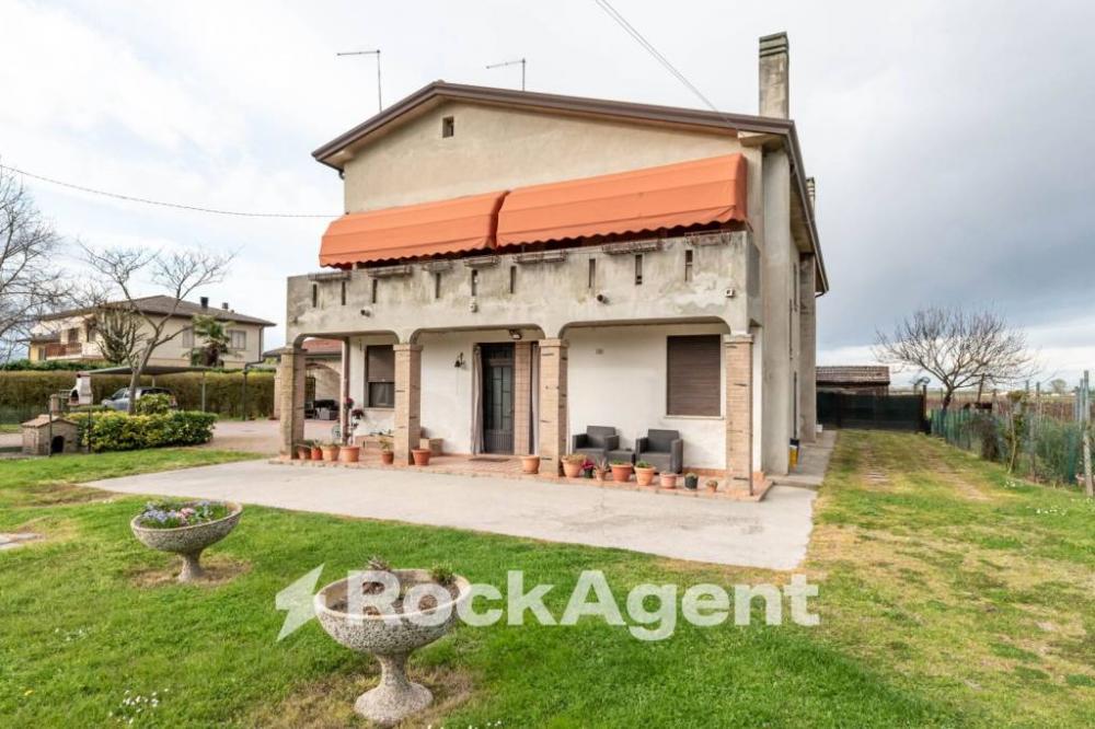 casa indipendente in vendita a Correzzola