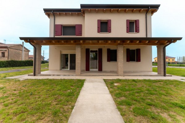 casa indipendente in vendita a Correzzola in zona Concadalbero