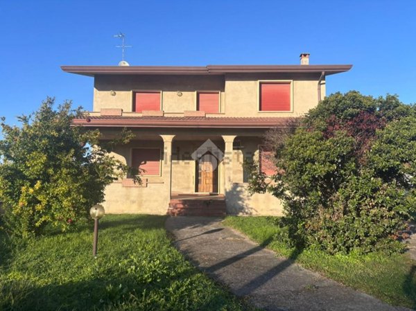 casa indipendente in vendita a Correzzola in zona Cive'