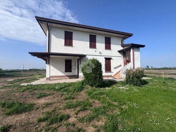 casa indipendente in vendita a Correzzola in zona Villa del Bosco