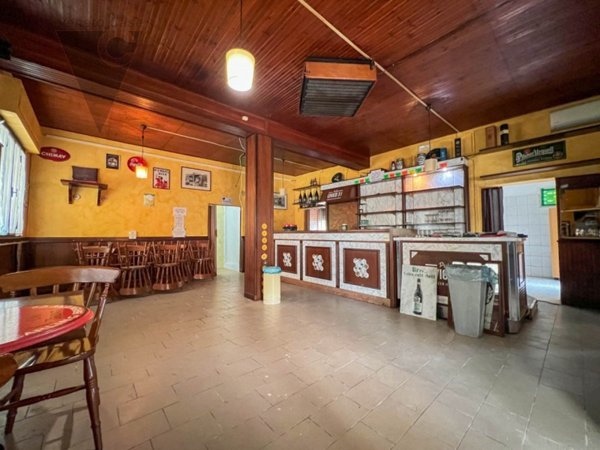 negozio in vendita a Correzzola in zona Cive'