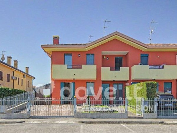 casa indipendente in vendita a Correzzola