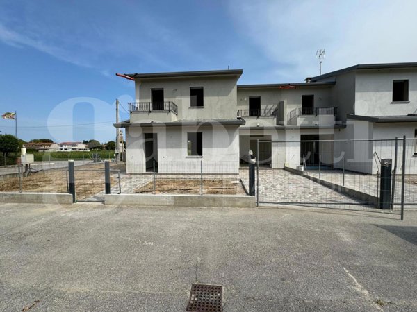casa indipendente in vendita a Correzzola