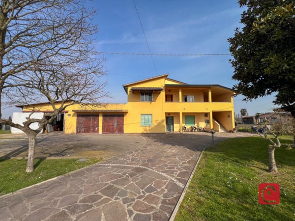 casa indipendente in vendita a Correzzola