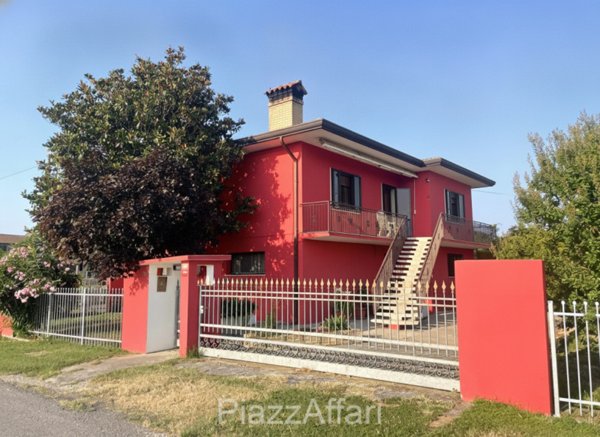 casa indipendente in vendita a Correzzola