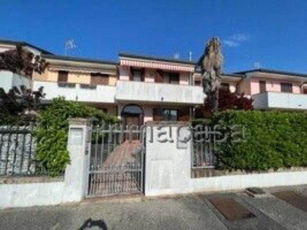 casa indipendente in vendita a Correzzola in zona Cive'