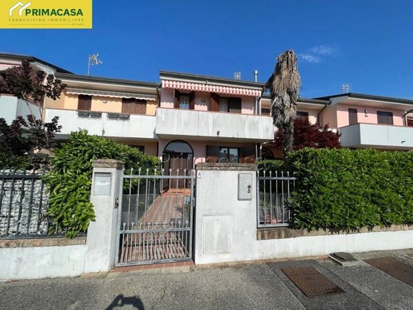casa indipendente in vendita a Correzzola in zona Cive'