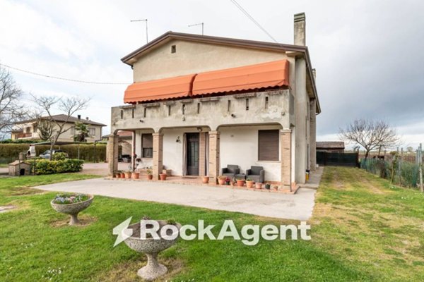 casa indipendente in vendita a Correzzola