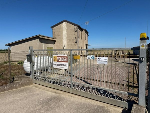 casa indipendente in vendita a Correzzola
