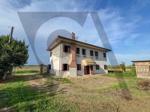 casa indipendente in vendita a Correzzola in zona Villa del Bosco