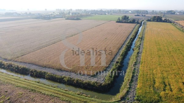 terreno in vendita a Correzzola