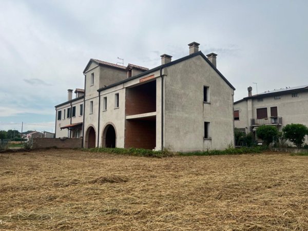 casa indipendente in vendita a Curtarolo in zona Santa Maria di Non