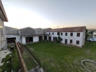 locale di sgombero in vendita a Curtarolo